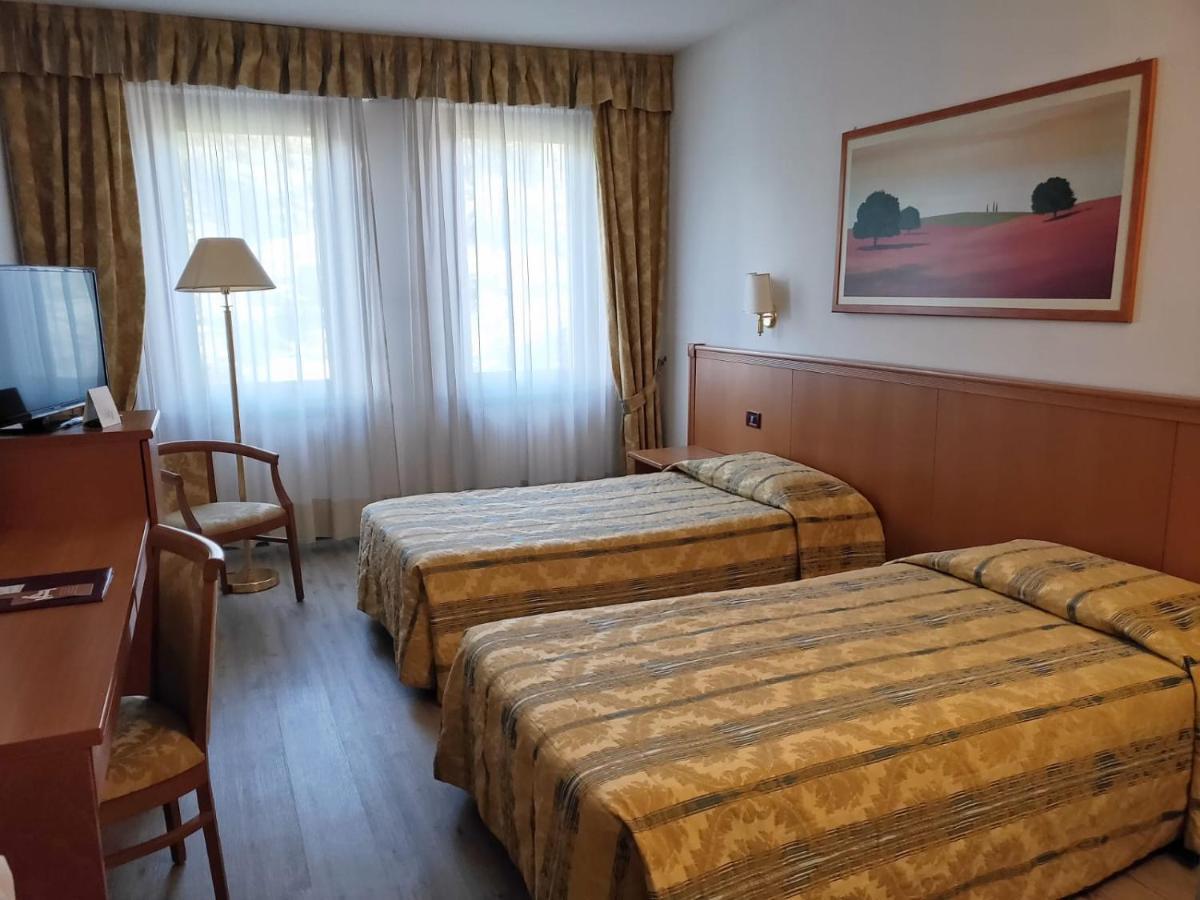 Hotel Galant Venaria Reale Esterno foto