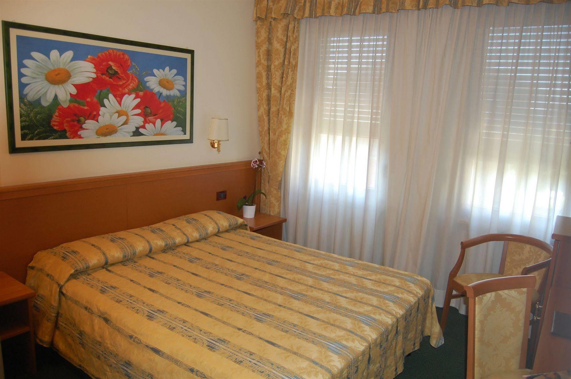 Hotel Galant Venaria Reale Esterno foto