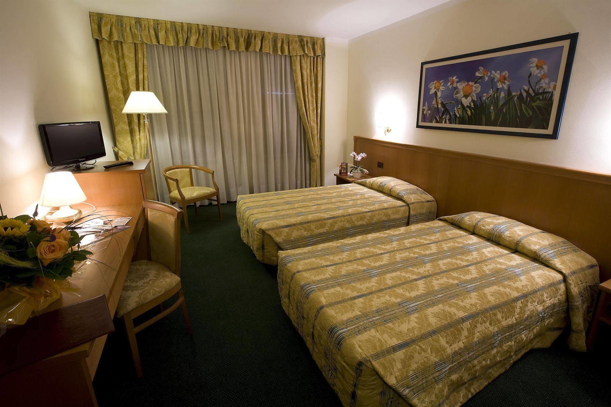Hotel Galant Venaria Reale Esterno foto