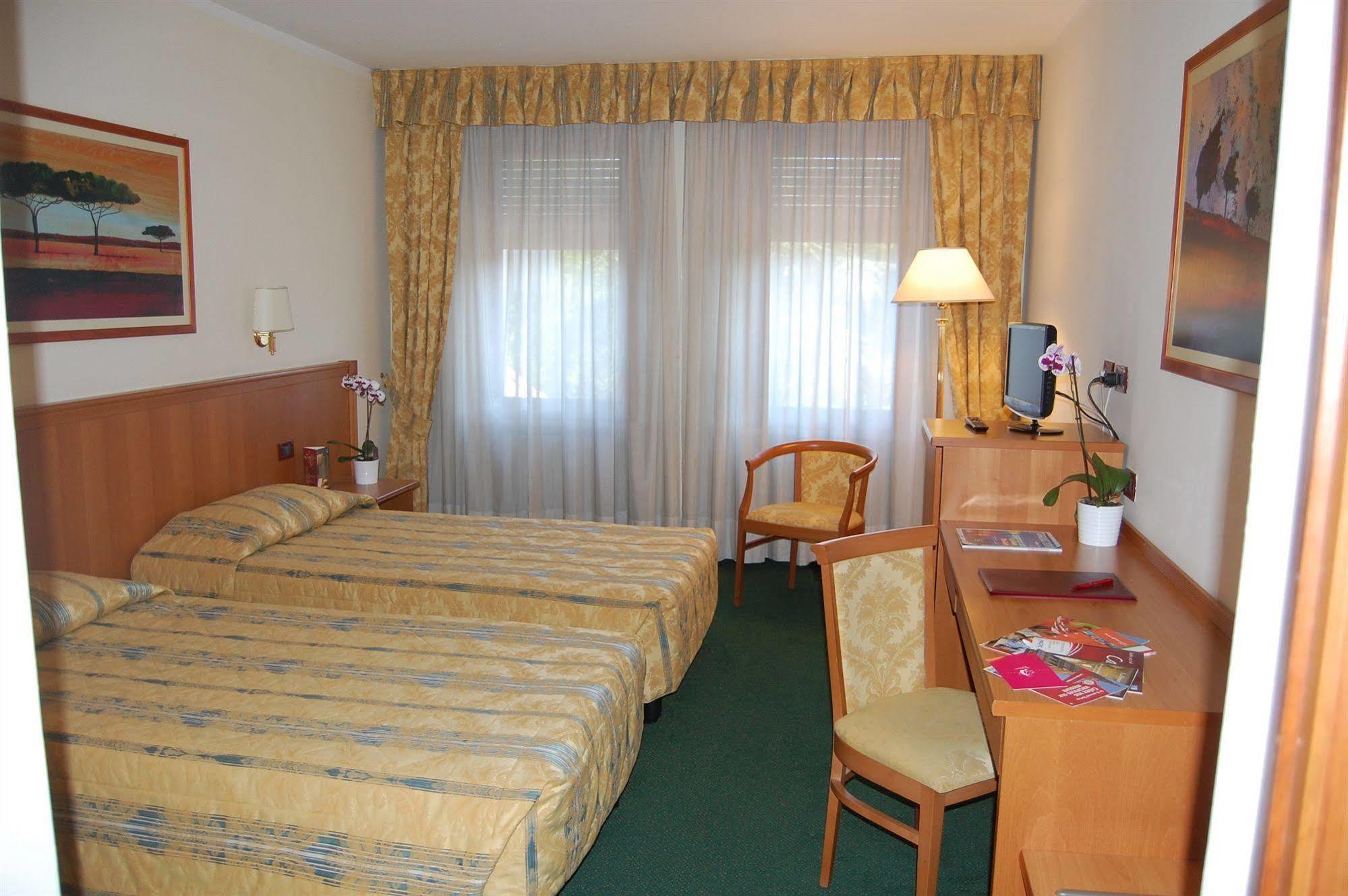 Hotel Galant Venaria Reale Esterno foto