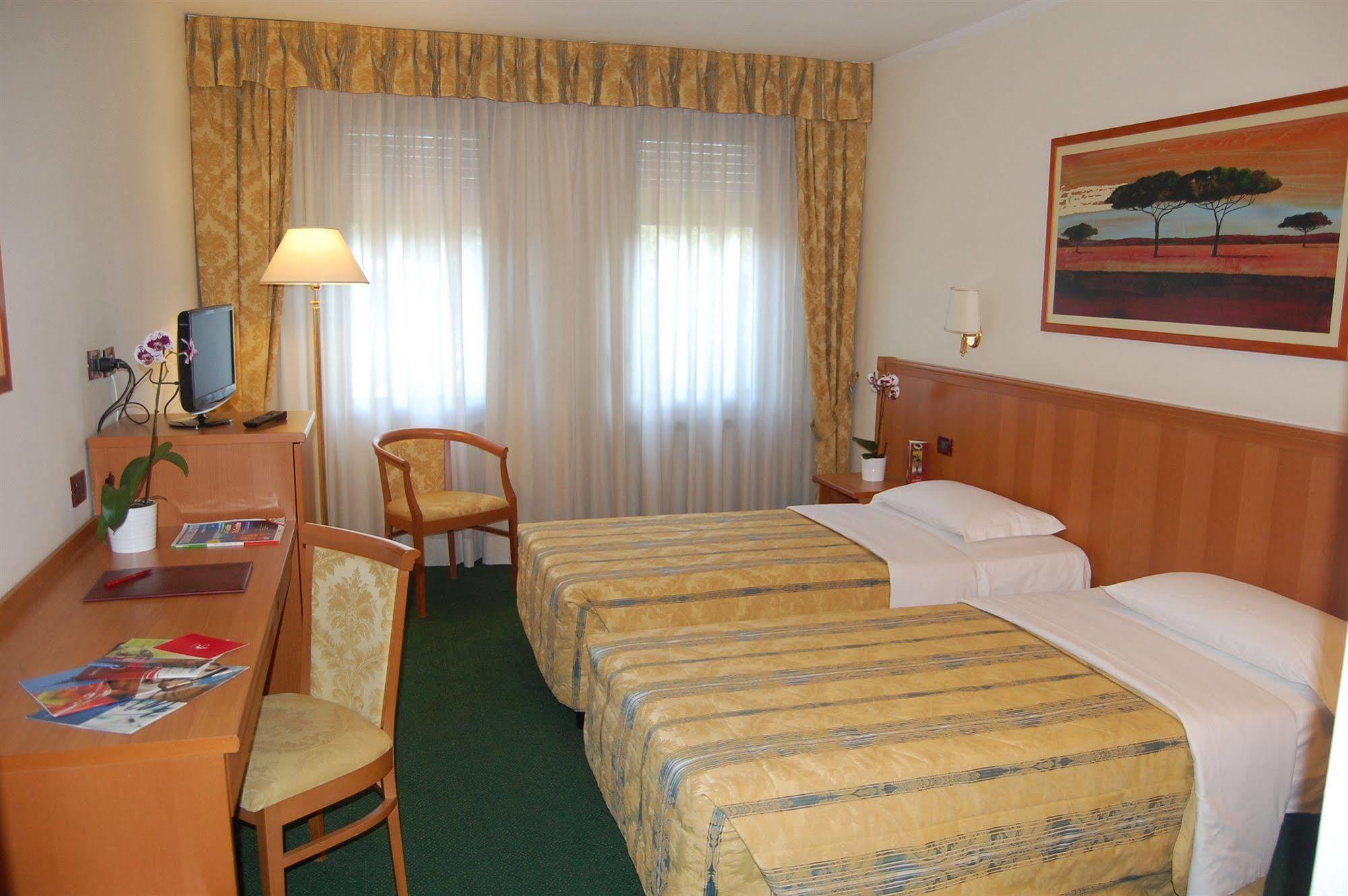 Hotel Galant Venaria Reale Esterno foto