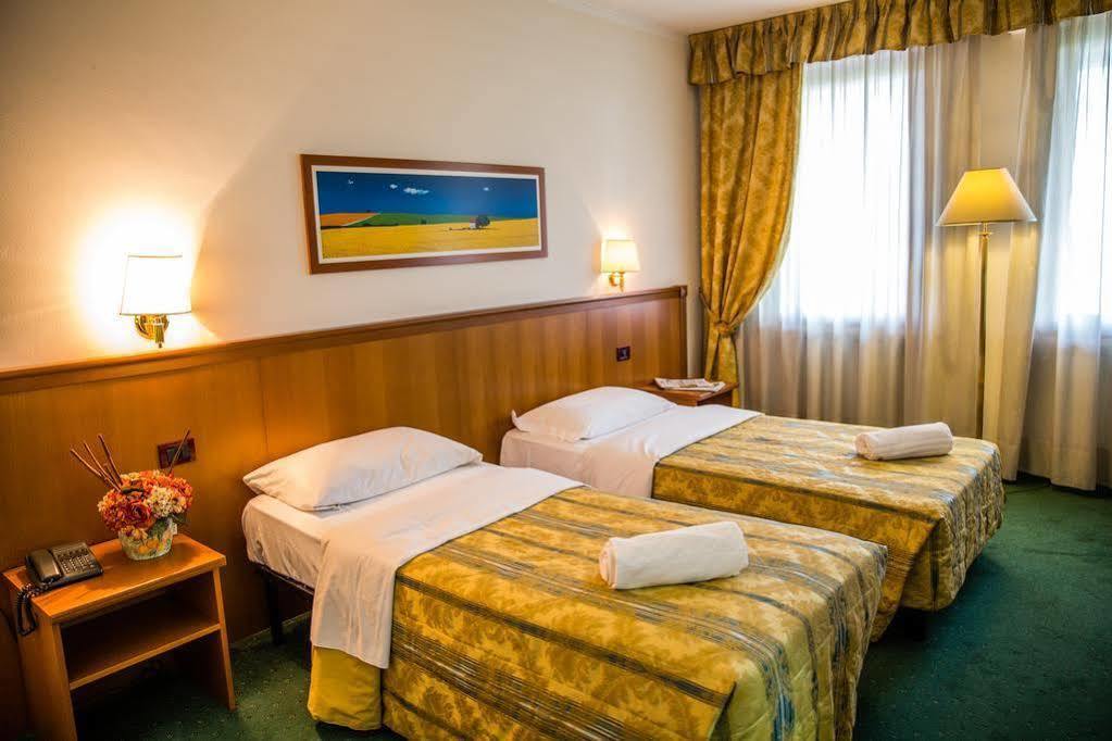 Hotel Galant Venaria Reale Esterno foto